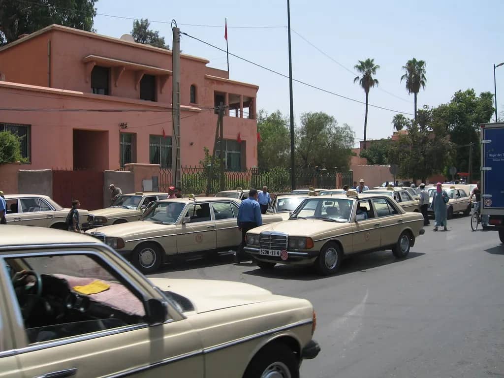 Tarification du taxi : augmentation de l'AED avec un carburant supérieur à 16 AED