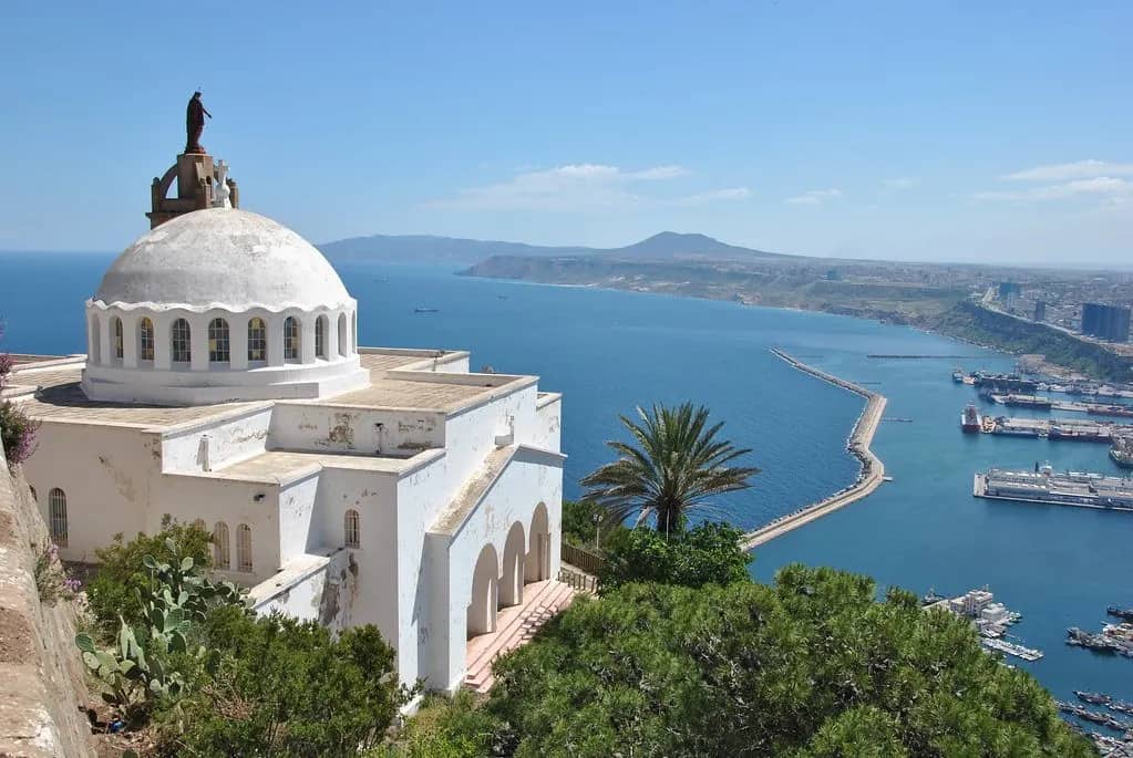 Algérie : 61 Marocains arrêtés sur des soupçons de projet de sabotage d'Oran