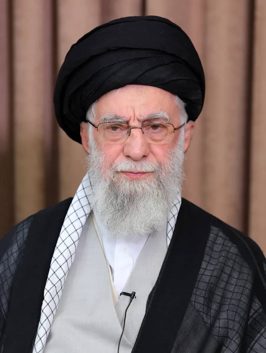 Khamenei menace d'une riposte sans limite géographique