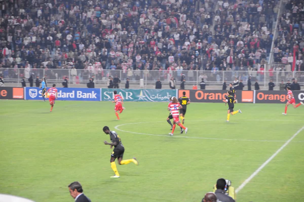 المغرب الفاسي يتأهل لمجموعات أبطال إفريقيا بفوز 2-1 بأبيدجان